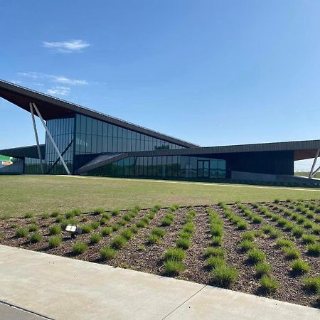 Old Fort Loft King & Queen Suites Nearest Accomodation To Marshals Museum Power Your Ev For Free! Fort Smith Exterior foto
